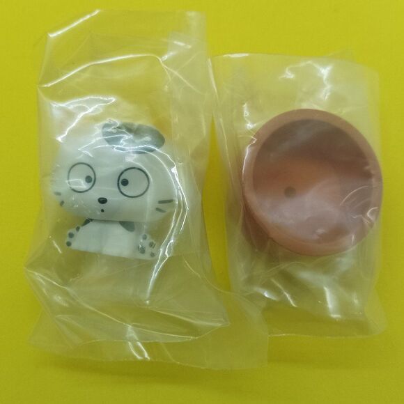 Tama and friends white cat Shaky head figurine - Picture 8 of 8